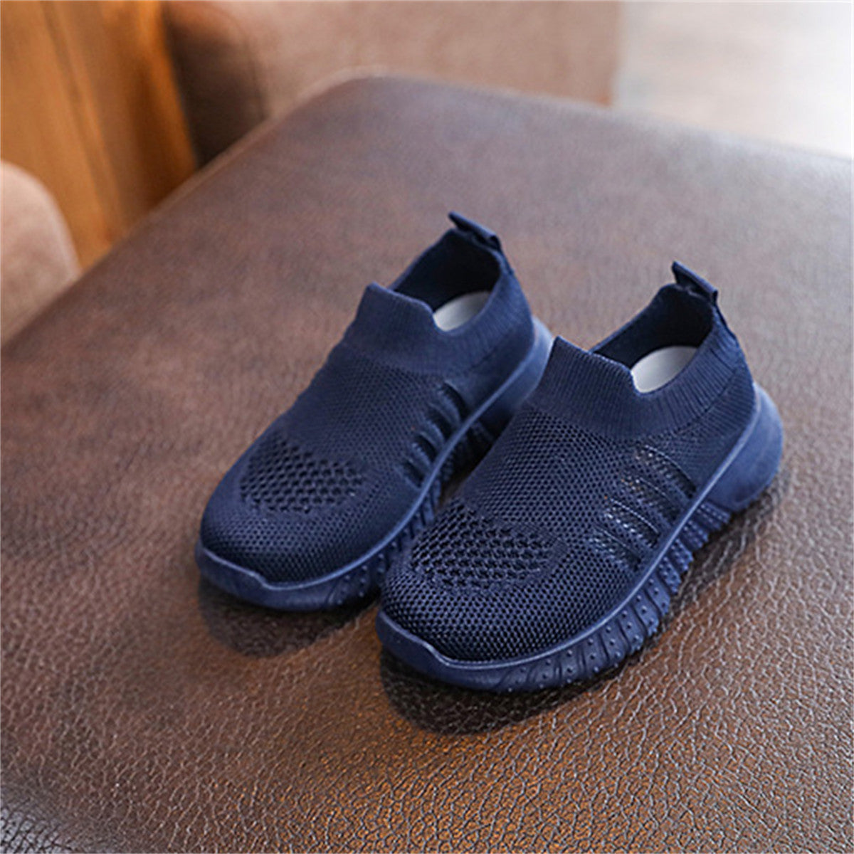 Children's solid color slip-on soft sole sports shoes