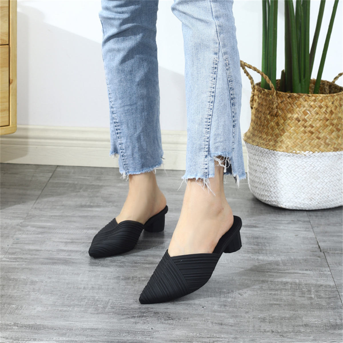 Pointed toe wedge heel casual slippers for women jelly sandals thick-soled beach shoes