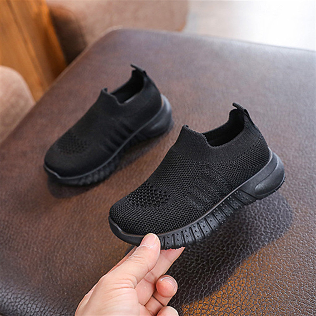 Children's solid color slip-on soft sole sports shoes