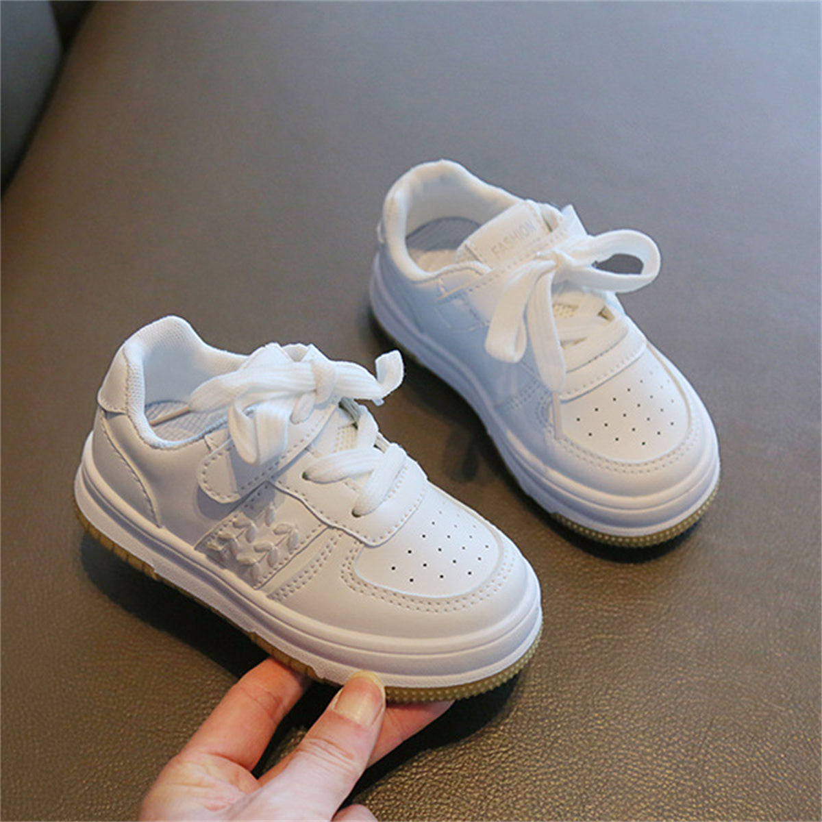 Children's and boys' white shoes, wheat ear style, non-slip, lightweight and casual low-top sneakers