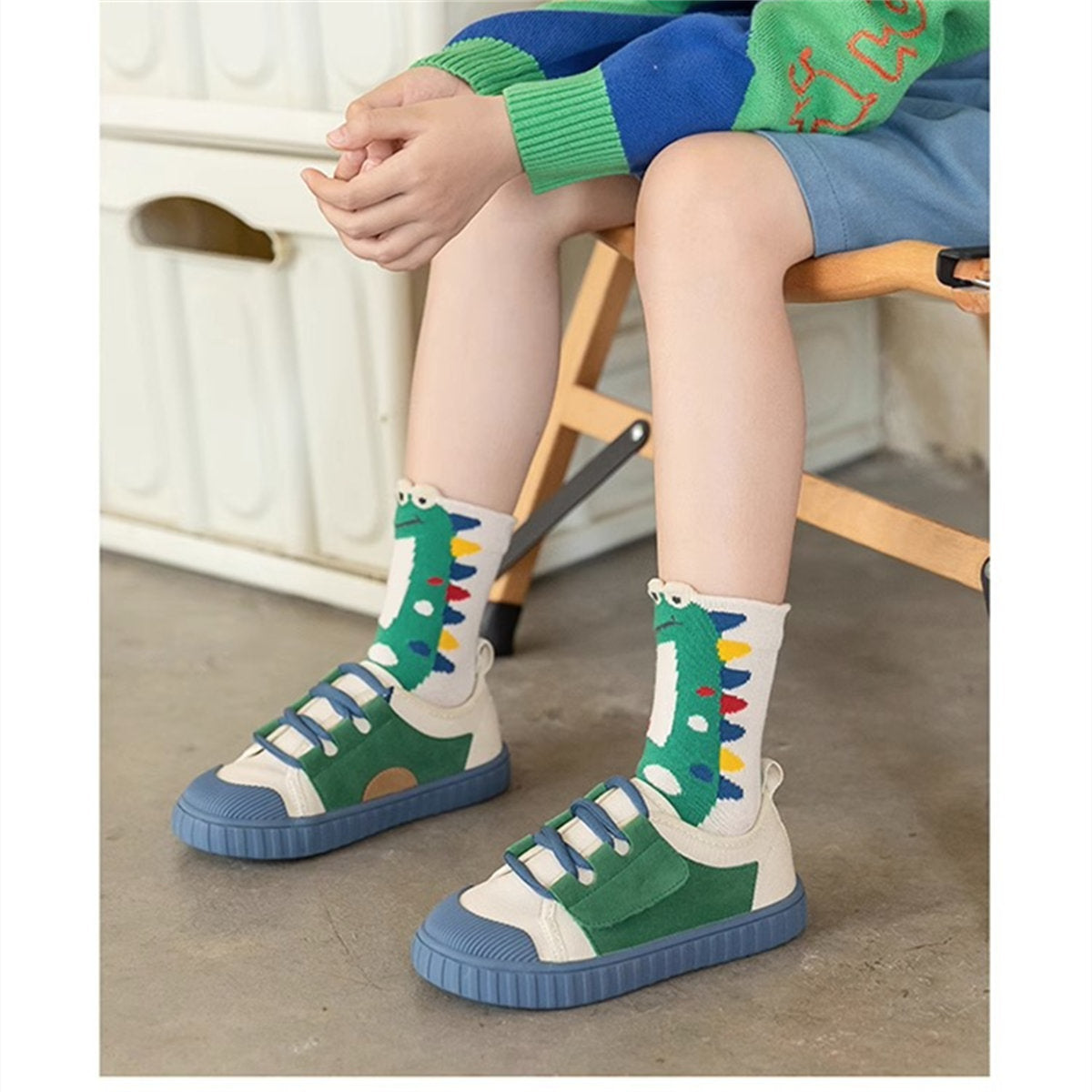 Children's boys cartoon dinosaur pattern bright color autumn and winter cotton socks