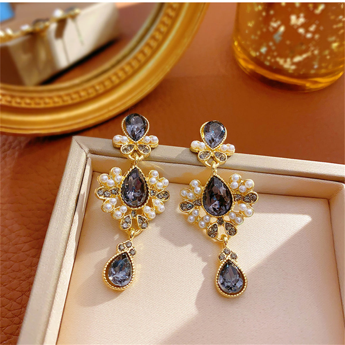 Women's shiny diamond Baroque court retro elegant earrings