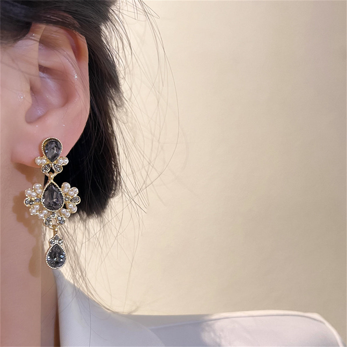 Women's shiny diamond Baroque court retro elegant earrings