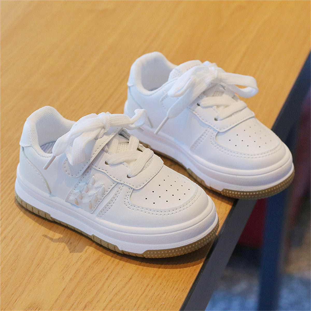 Children's and boys' white shoes, wheat ear style, non-slip, lightweight and casual low-top sneakers