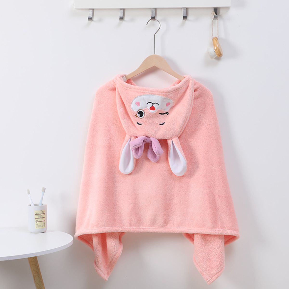 Thickened high-density coral fleece hooded cute pet cartoon cute water-absorbing bathrobe