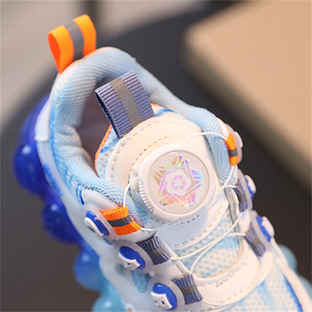 Children's and boys' light-up rotating button breathable running shoes