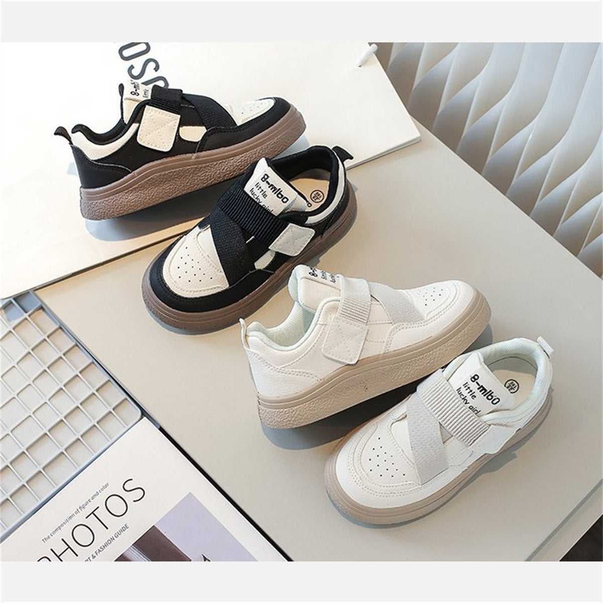 Black and white contrast casual sports style soft-soled low-top canvas shoes for middle and large children