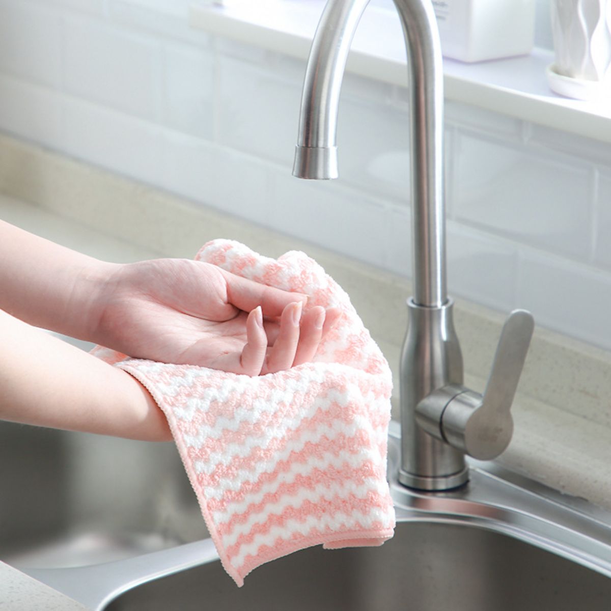 Dishwashing rags, cleaning cloths, tablecloths, household kitchen supplies, oil-resistant absorbent towels, housework cleaning