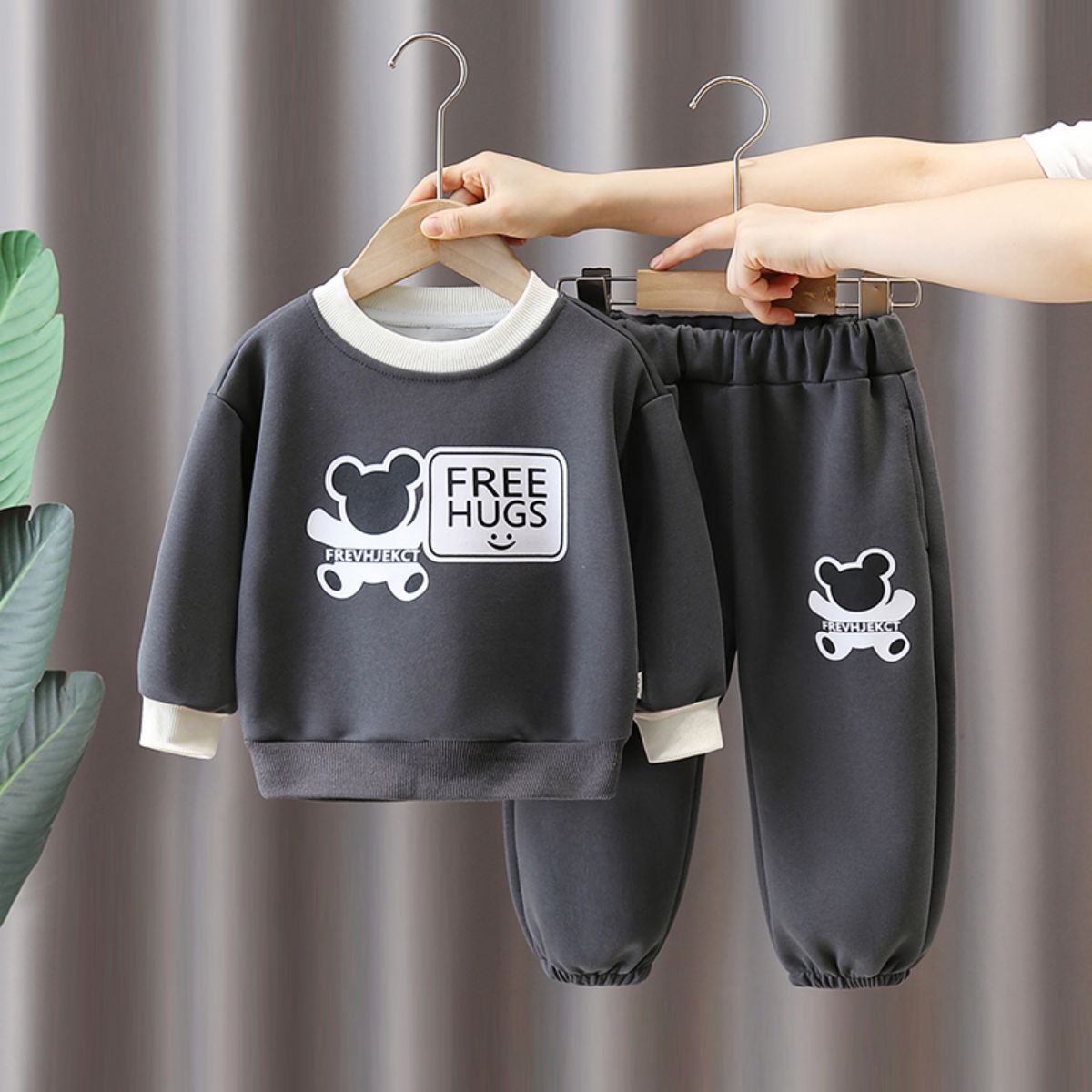 Boys Spring and Autumn Sweater Suit New Children Spring and Autumn Sports Trend Handsome Boys Small Children Western Style