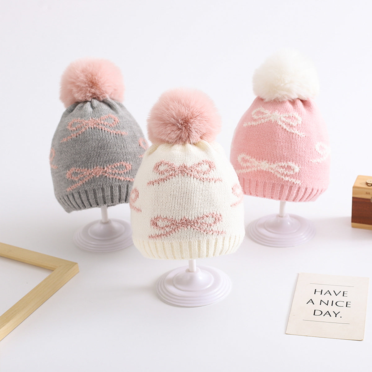 Children's woolen hat and neck set