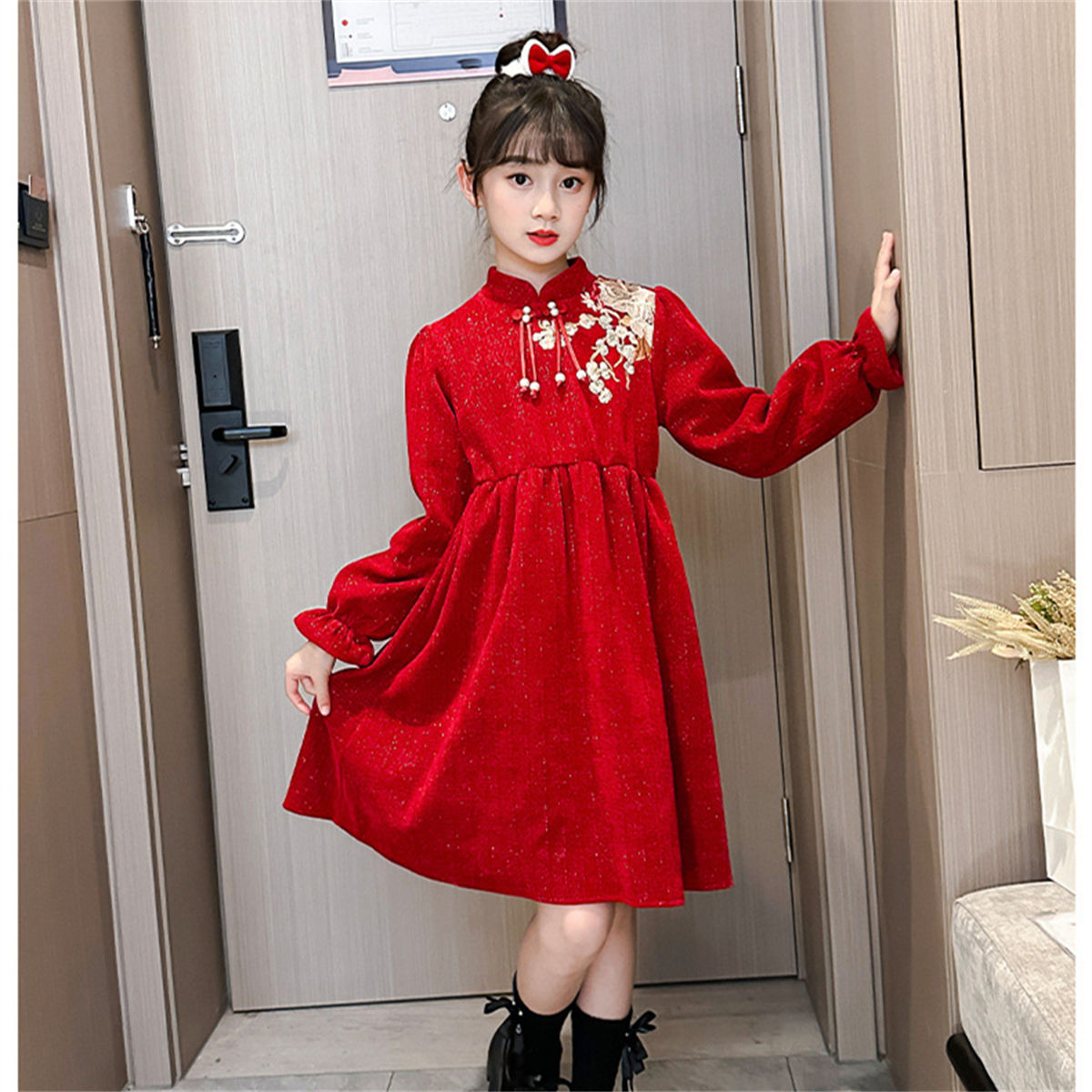 Winter red exquisite embroidered lady-style long-sleeved dress for middle and large girls