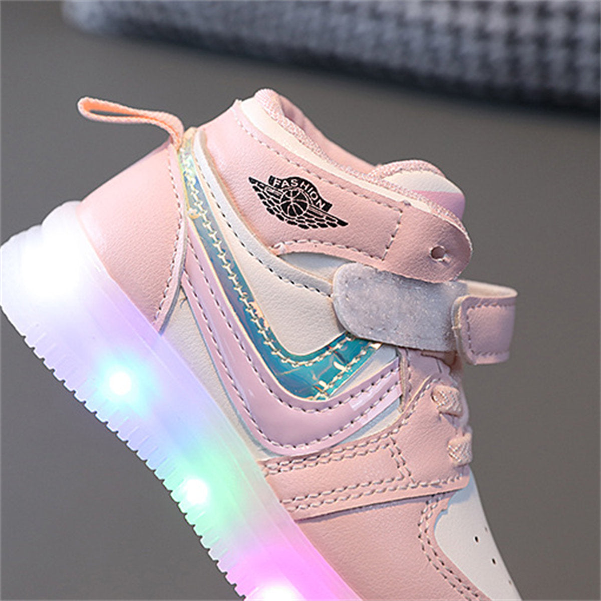 Simple and elegant luminous LED soft-soled high-top sneakers for children and boys